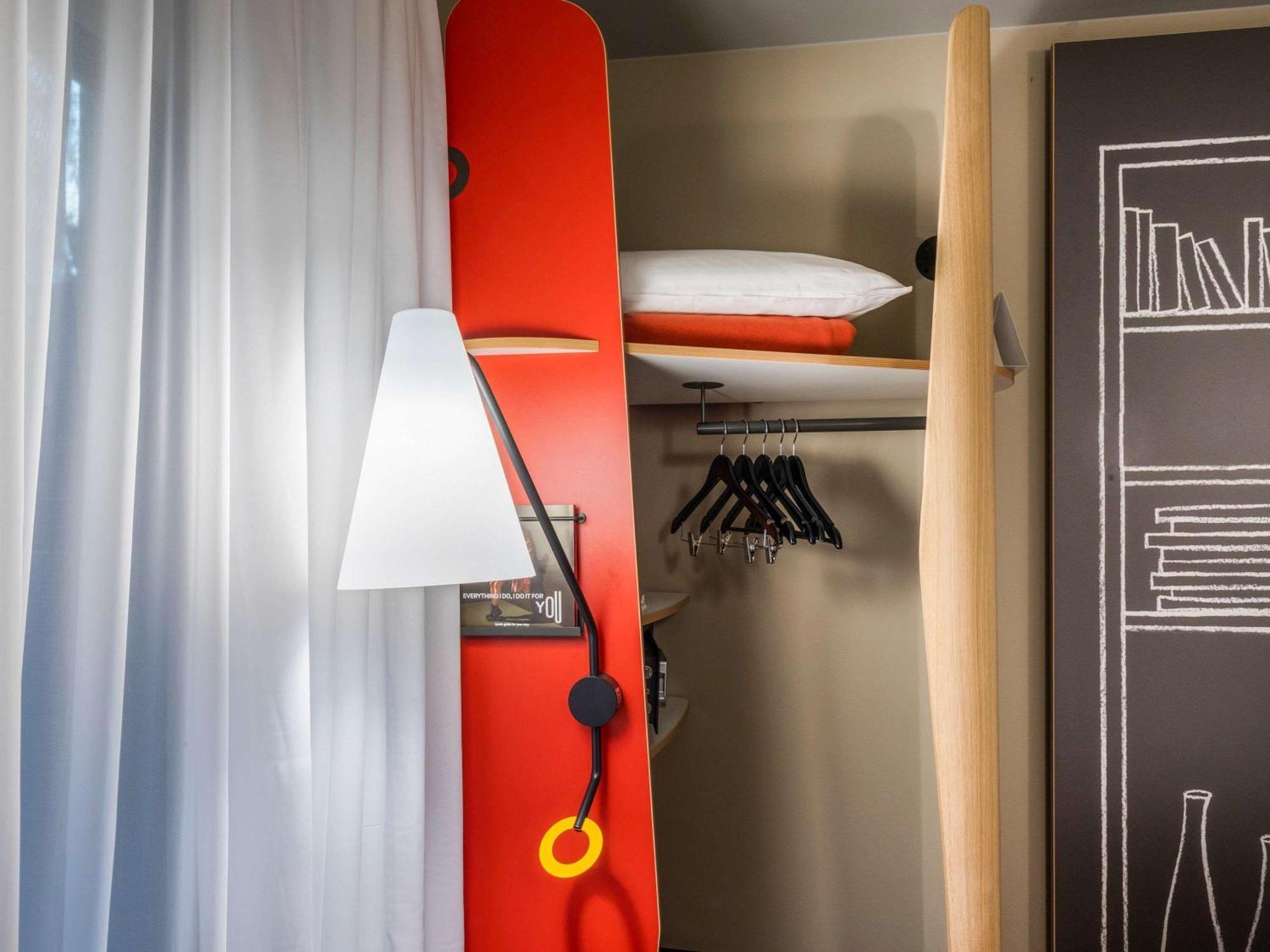 Отель Ibis Ирун Экстерьер фото